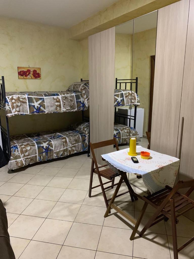 Airport Bedroom House Catania Exteriör bild